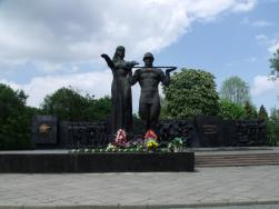 памятник советским воинам-освободителям от фашизма в парке культуры