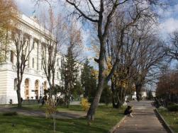 сквер перед Львовским Политехническим Университетом
