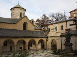 внутренний двор Армянского собора
