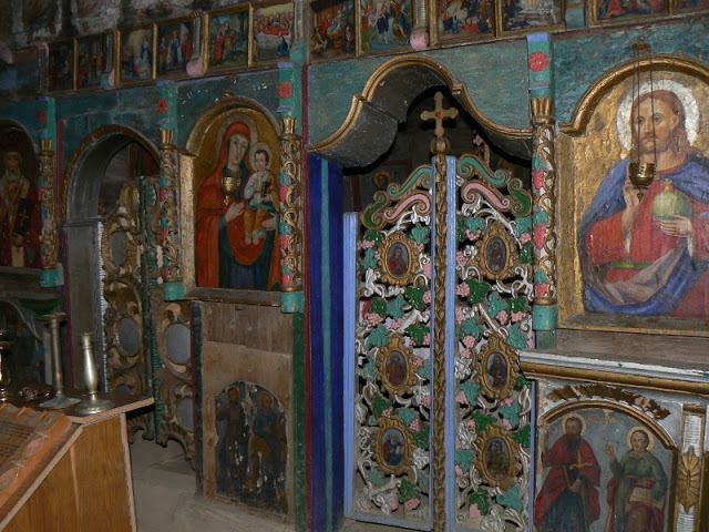 Внутри Успенской церкви